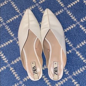 White snakeskin mule